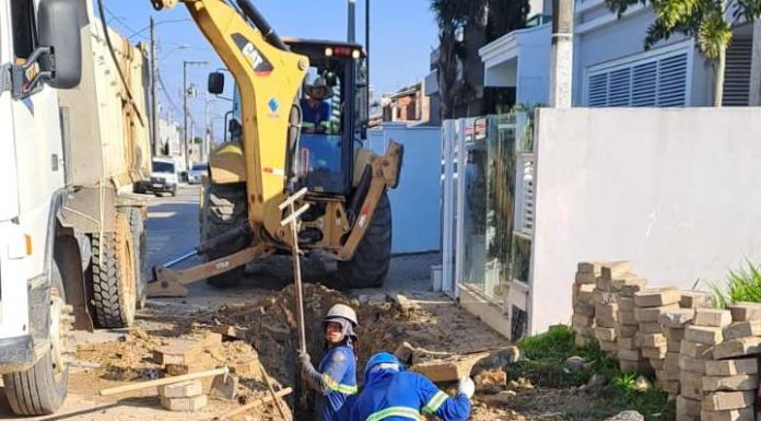 Obras do esgotamento sanirário em Penha seguem avançando no bairro Gravatá