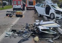 Duas pessoas morrem após acidente com carros na BR-470, em SC