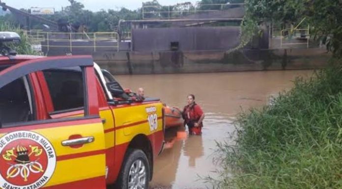 Corpo é encontrado boiando no Rio Itajaí-Mirim