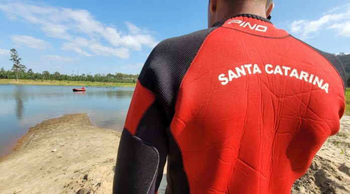 Bombeiros encontram corpo do adolescente que se afogou em lagoa de Penha