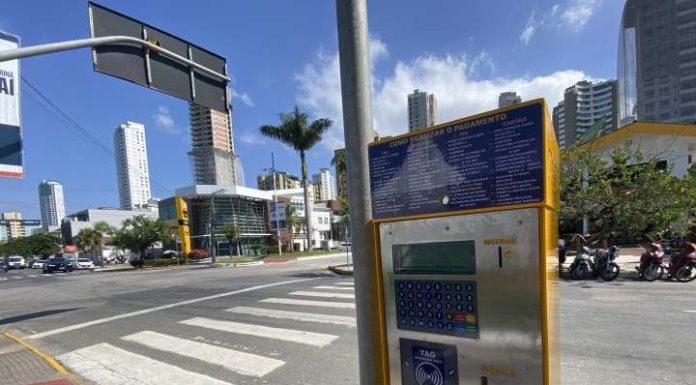 PREPARE O BOLSO Estacionamento rotativo de Itajaí já tem prazo para funcionar nos bairros