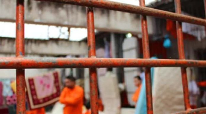 Detento trocava nudes com outra presa em SC
