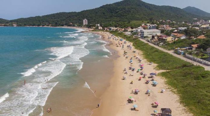 Edital define regras para trabalho de ambulantes na temporada de verão em Penha