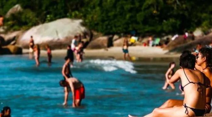 SC tem 19% dos pontos de praia impróprios para banho às vésperas da primavera