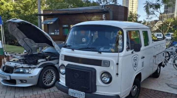 Exposição de Carros Antigos movimenta a Praça do Pescador neste domingo