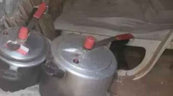 `Casa subterrânea’ que tinha até cozinha é encontrada embaixo da areia da praia em Itajaí