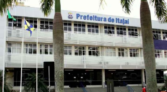 Só Navegantes vai trabalhar amanhã; outras prefeituras emendarão o feriado na região