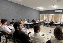 Prefeitura apresenta projetos a empresários durante reunião do Sinduscon