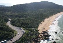 Conheça a única praia deserta de Balneário Camboriú
