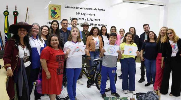 Aluna da Escola João Batista da Cruz vence o concurso de criação da logotipo do Serviço de Acolhimento em Família Acolhedora