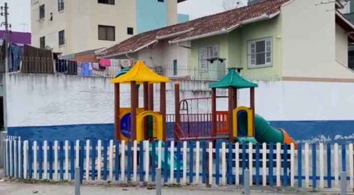 Moradores da 3ª Avenida denunciam caos e vandalismo na Praça da Rua 268 na Meia Praia