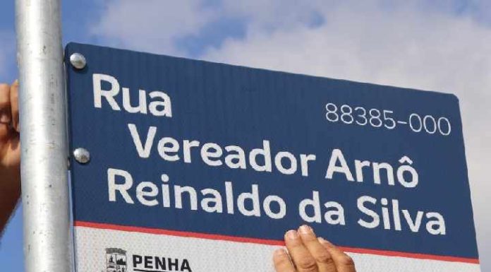 Gravatá, Santa Lídia, Centro e Armação ganham novas placas de sinalização de trânsito