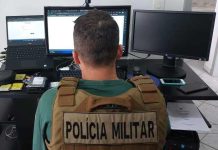 Adolescente suspeito de planejar violência em escola de Penha tem material apreendido pela polícia