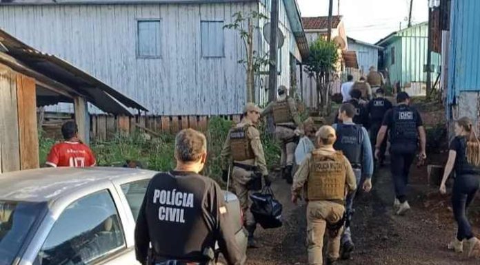 Operação que apura tortura e cárcere privado contra homem de 21 anos prende 4 suspeitos em SC