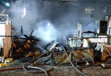 Fogo destrói loja de móveis usados em Itapema
