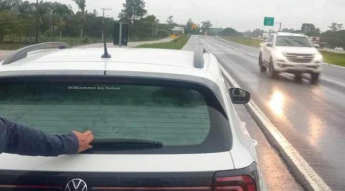 Motorista dirige cerca de 20 quilômetros na contramão da BR-101 no Sul de SC