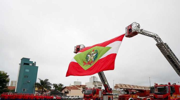 Bombeiros Militar de SC comemoram 97 anos de atividade