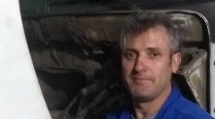 Mecânico morre atropelado por caminhão enquanto consertava o veículo em SC