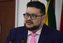 Vereador Duda Bueno solicita mais vagas em período integral