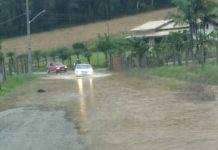 Fortes chuvas causam alagamentos em Balneário Piçarras e região