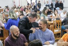Prefeito de Barra Velha diz que “ainda não cheirou cocaína”, mas que viveu no mundo do crime