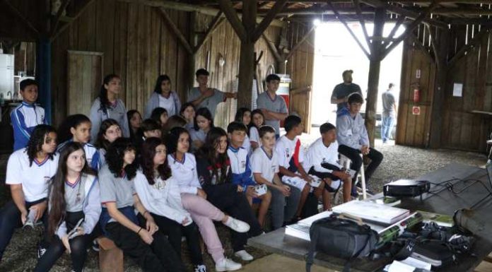 Alunos da rede municipal de Penha participam de ação sobre educação animal