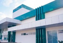 Menina de 3 anos morre após se afogar em piscina em SC