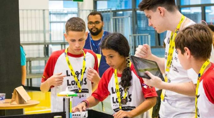 Alunos de Penha encerram participação no maior torneio de robótica do mundo