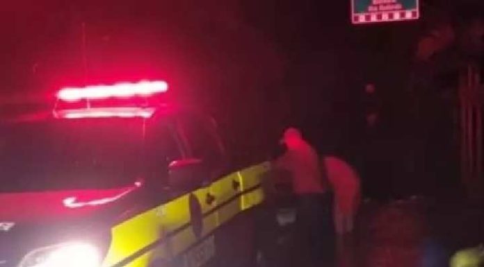 Homem morre eletrocutado na frente da família em SC