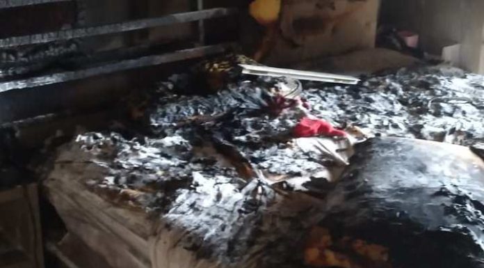 Incêndio atinge edifício em Penha e uma pessoa é encaminhada ao PA