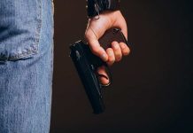 Homem é morto em bar na Praia Alegre e dois suspeitos são presos