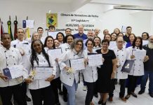 Escola de Arte Culinária Laci dos Santos Leite forma 21 alunos do curso profissionalizante
