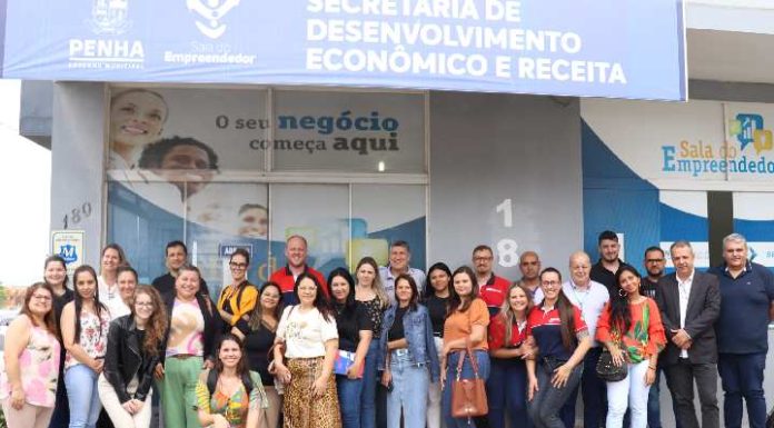 Sala do Empreendedor de Penha recebe equipes de 18 cidades do Paraná