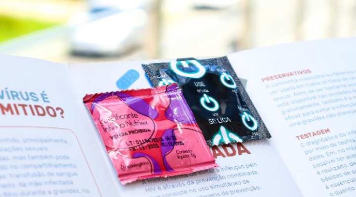 Saúde de Penha realiza blitz educativa na luta contra o HIV/Aids e Infecções Sexualmente Transmissíveis