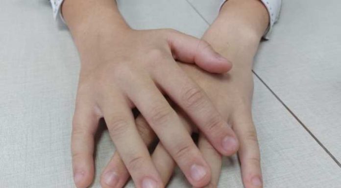 Professor que “namorava” aluna de 15 anos é afastado em Penha