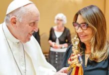 Em decisão histórica, Vaticano autoriza bênção para casais do mesmo sexo