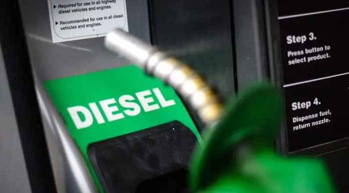 Petrobras anuncia redução de R$ 0,30 por litro no preço do diesel