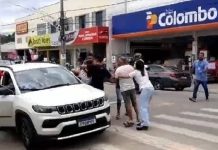 Motorista impede passagem de pedestres e provoca confusão em Piçarras