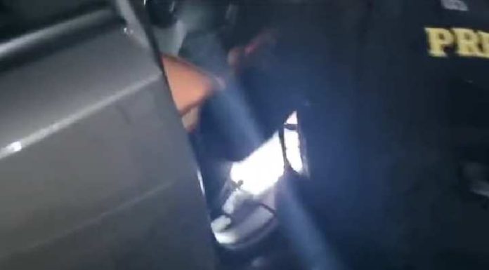 Veículo roubado em São Paulo é recuperado pela PRF em Barra Velha