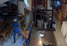 Bandidos colocados para correr; Vítima atira durante roubo e criminosos fogem
