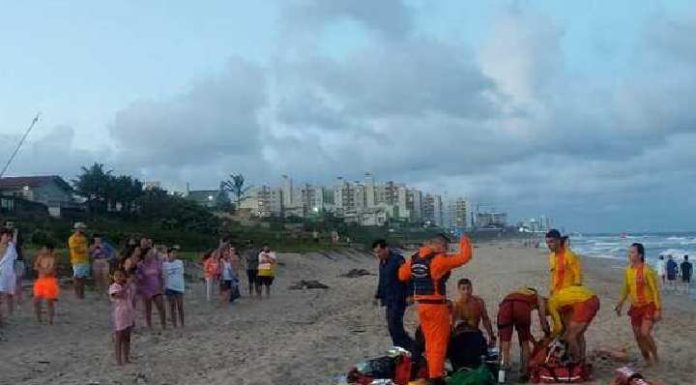 Duas jovens são resgatadas de arrastamento na praia de Itajuba em Barra Velha