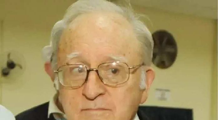 Praça de Itajaí levará o nome do ex-governador Antônio Carlos Konder Reis