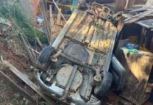 Carro voa da rodovia Osvaldo Reis e atinge casas na Fazendinha