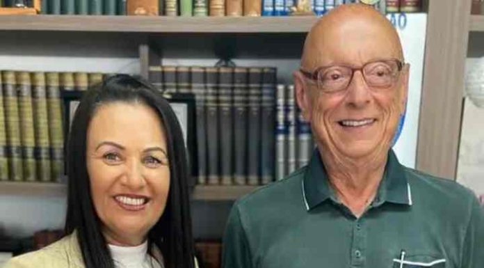 Professora Juraci se reúne com senador Amin e articula obras em Penha