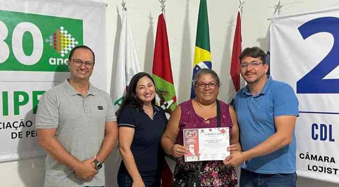 CDL e Acipen entregam premiação do Concurso Decoração Natalina