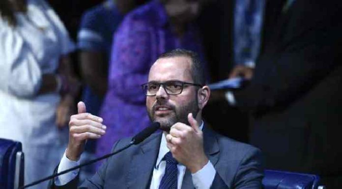 Senador Jorge Seif tem recurso negado no TRE e é multado pelo órgão