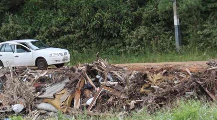 Descarte de lixo irregular em Penha gera multa entre R$ 5 a R$ 55 mil