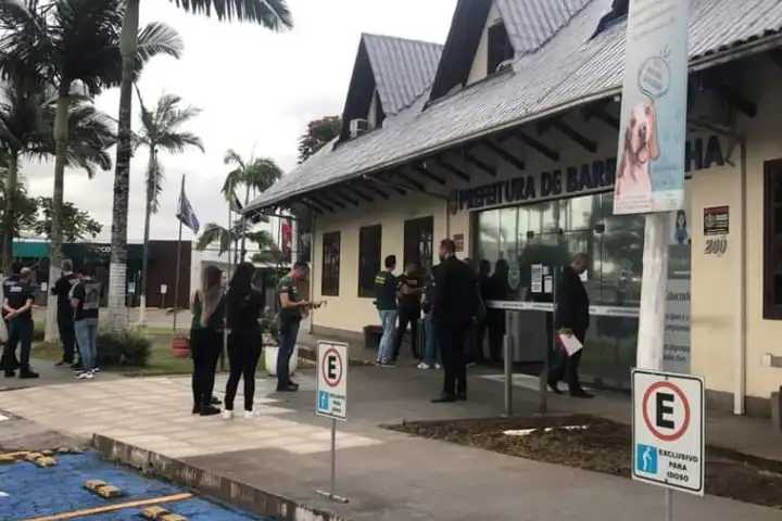 Gaeco cumpre 8 mandados de prisão e 22 de busca e apreensão na prefeitura de Barra Velha 1 Novo Projeto 9