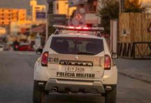 Homem morre ao ser espancado e amarrado em rua de Itapoá