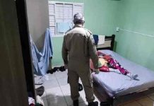 CRUEL Mãe é morta a facadas pelo próprio filho enquanto dormia
